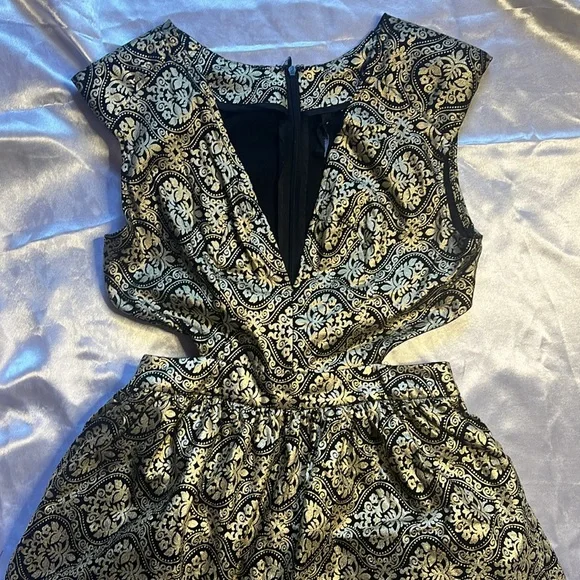 Gold Metallic Mini Cocktail Dress - Picture 7 of 17